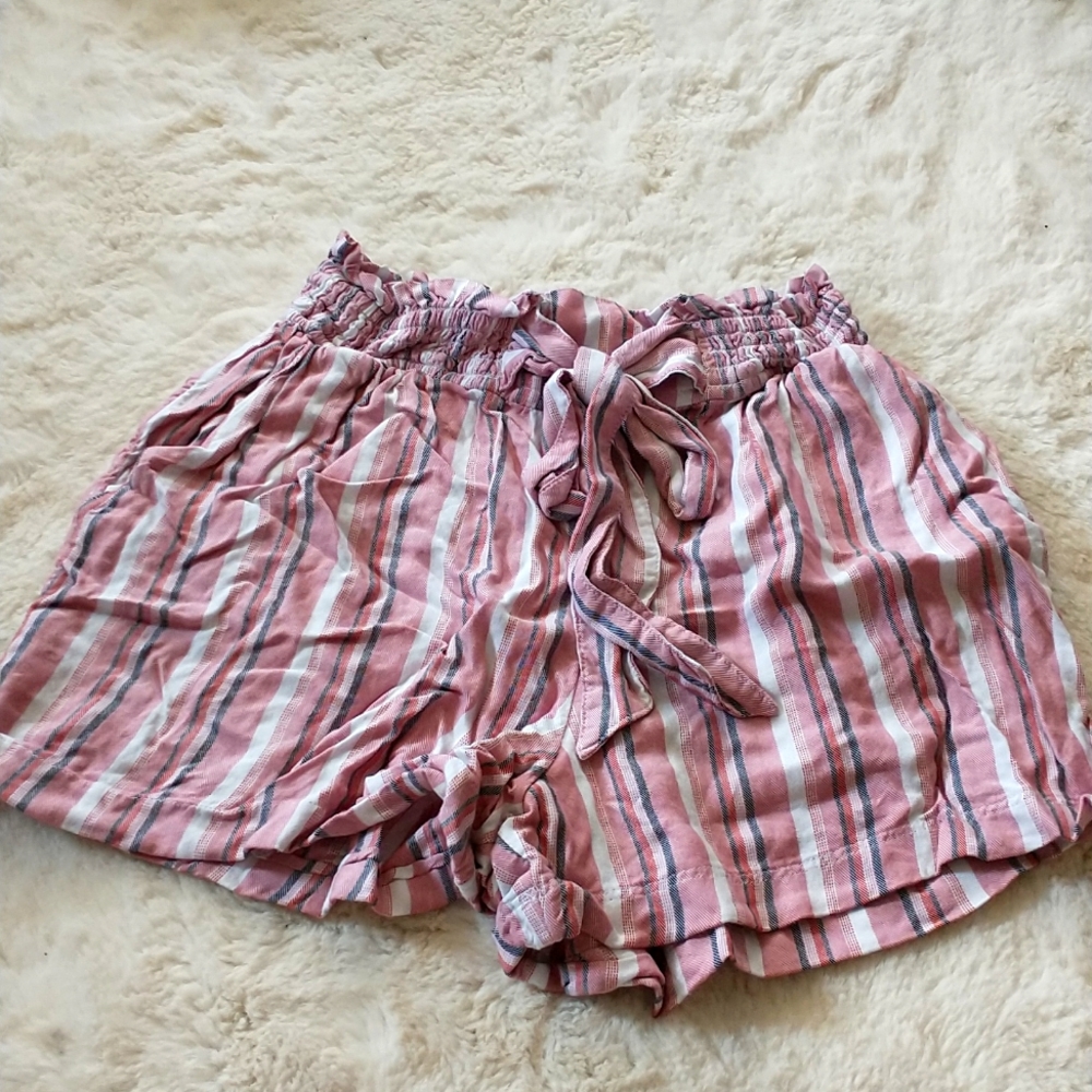 Hollister Ultra High Rise Fabric Shorts